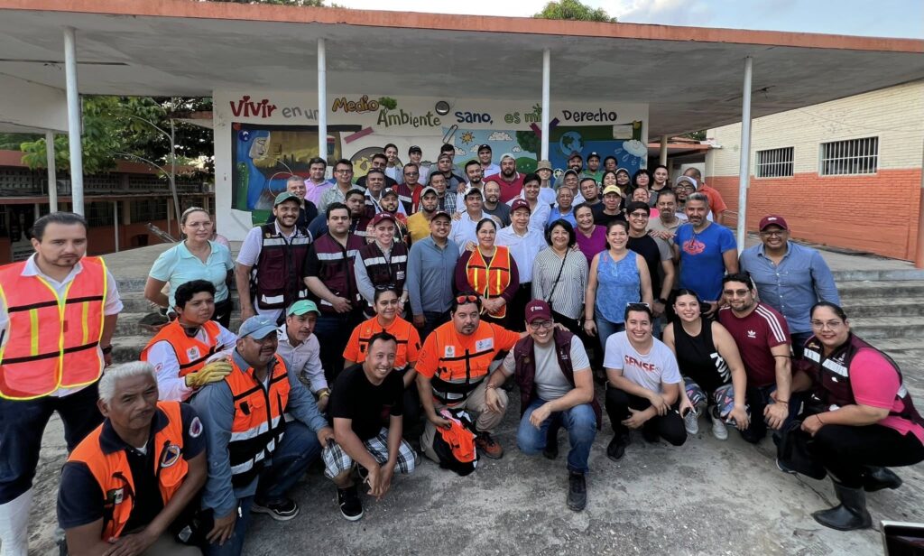 Gobernadora Ing. Rocío Nahle García, Dra. Claudia Tello Espinosa, Recuperación Norte de Veracruz, gestión de crisis, infraestructura educativa, reconstrucción, servicio público.