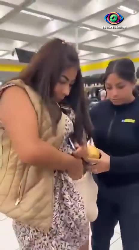 Detienen a presunta fardera en tienda departamental de Ecatepec
