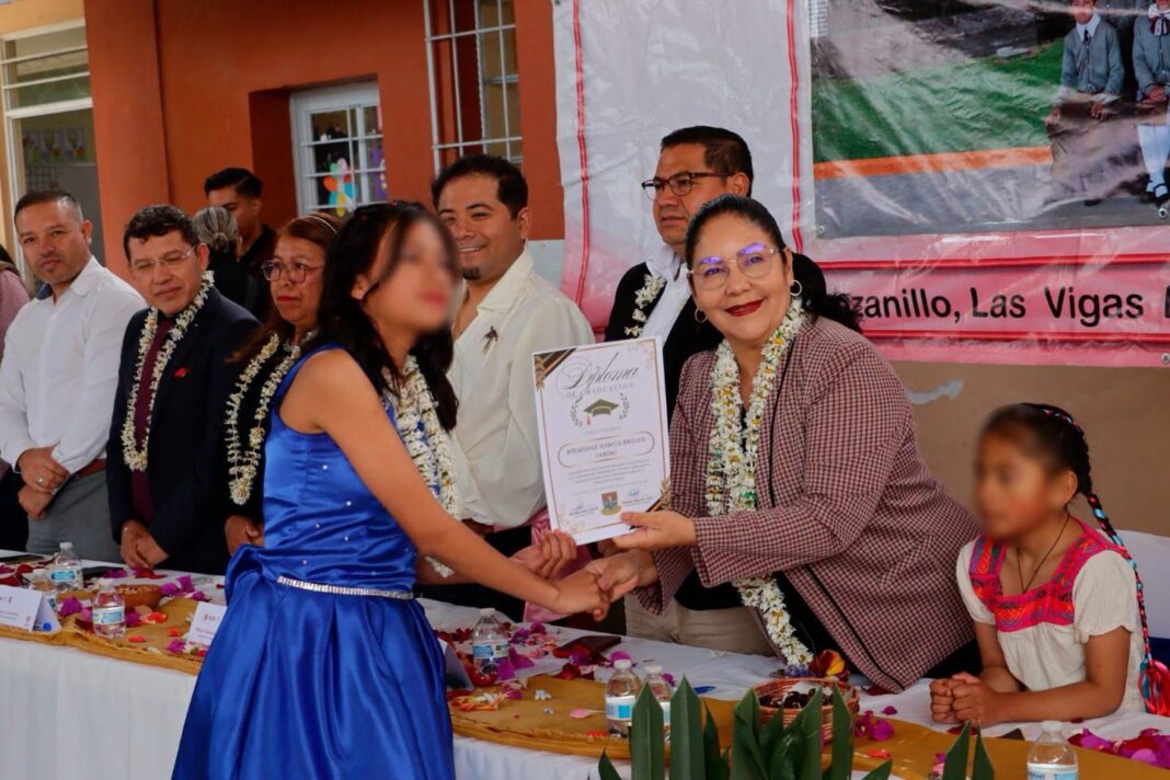 Educación inclusiva en Veracruz avanza con graduación en Las Vigas
