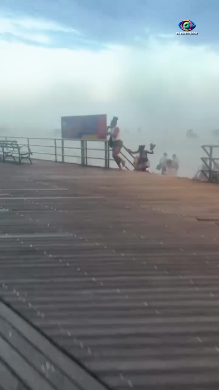 Tormenta de arena afecta playa de Coney Island en Nueva York