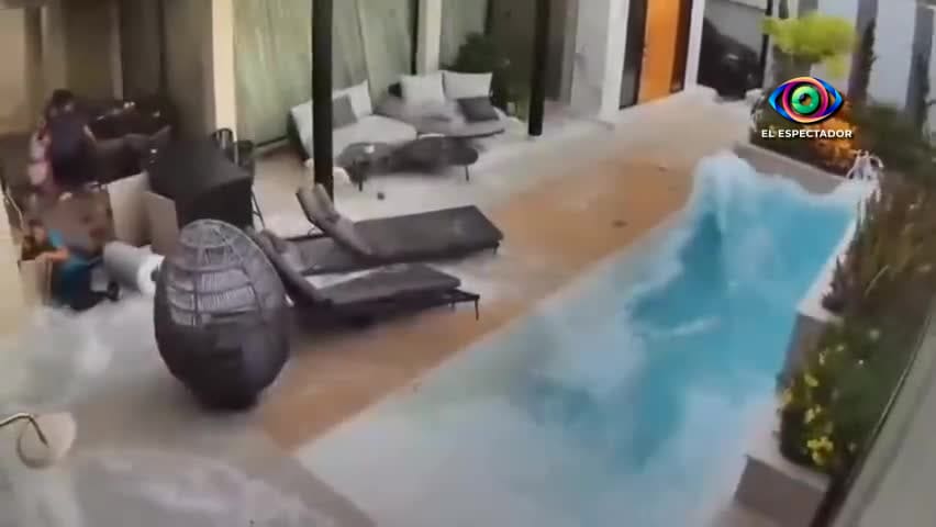 Video muestra desborde de piscina por doble terremoto en La Guaira