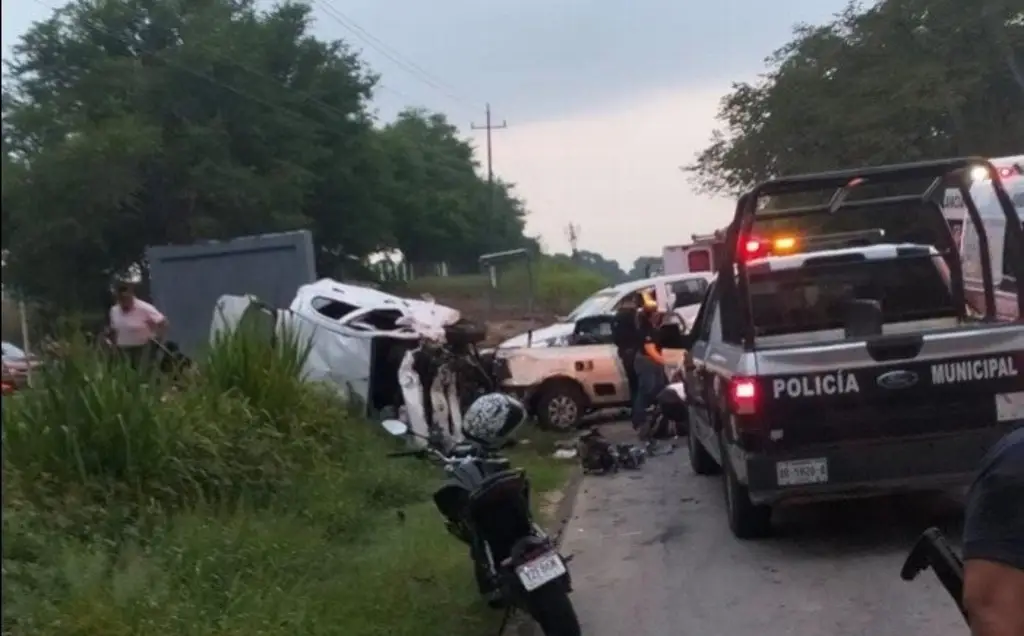Cuatro muertos tras choque frontal en carretera Agua Dulce-El Burro