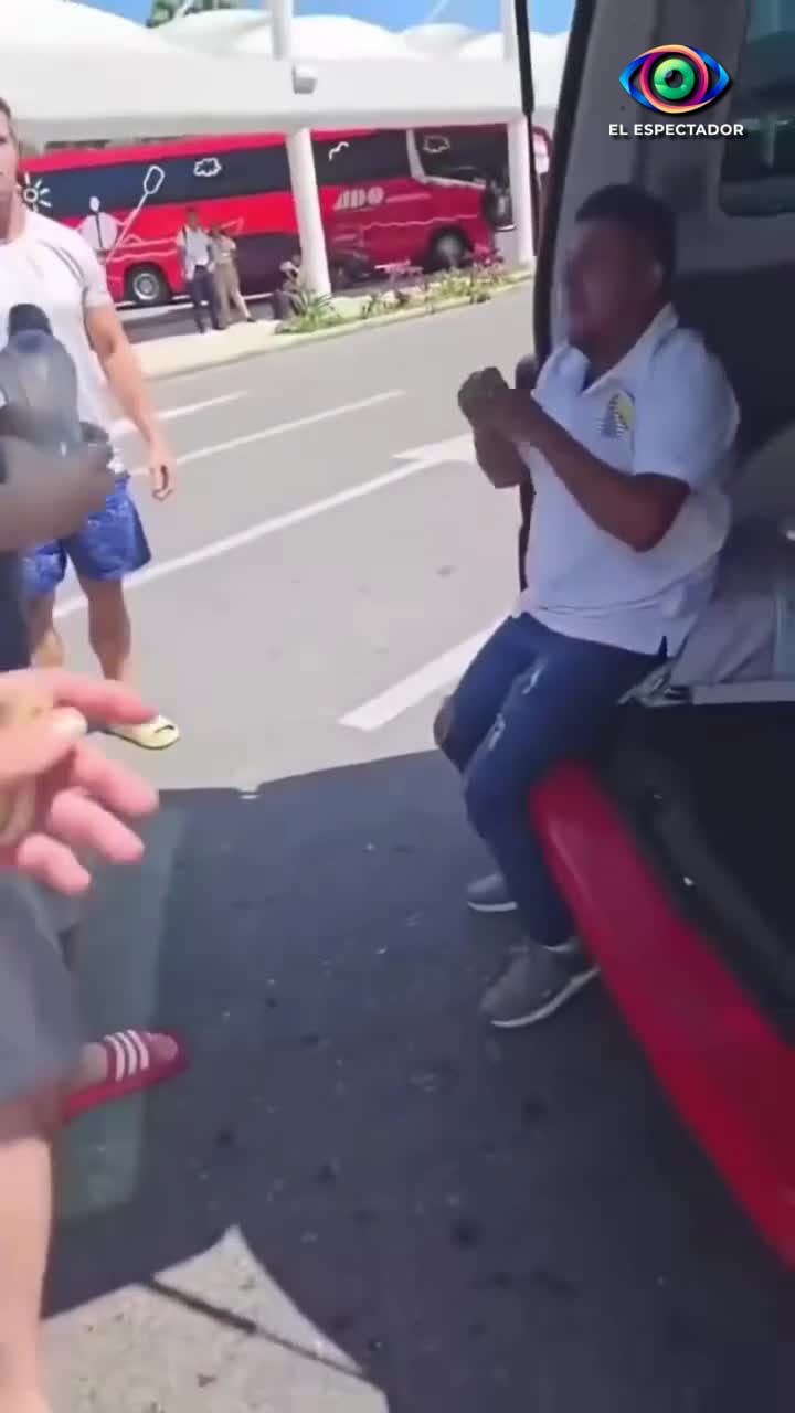 Extranjero agrede a conductor mexicano en Cancún