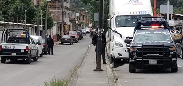 Intento de asalto a tractocamión deja dos heridos y dos detenidos en H