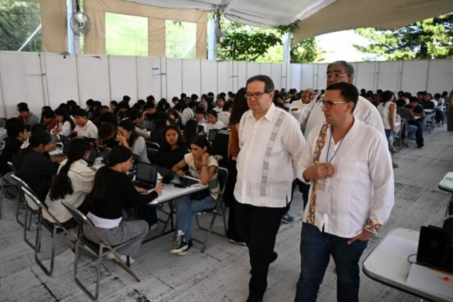 UNAM aplica examen presencial de ingreso en Oaxaca y Guanajuato