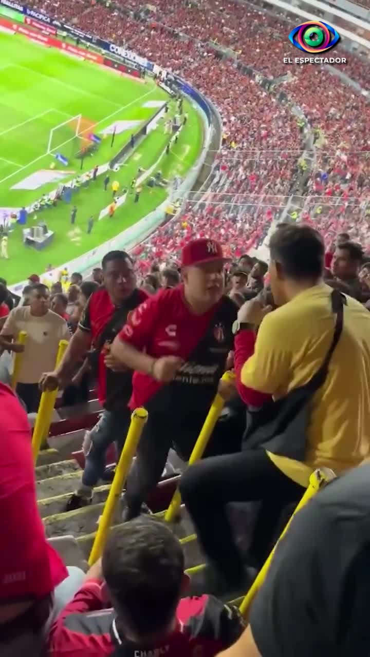 Vendedor agrede a aficionados del Atlas en el Estadio Jalisco